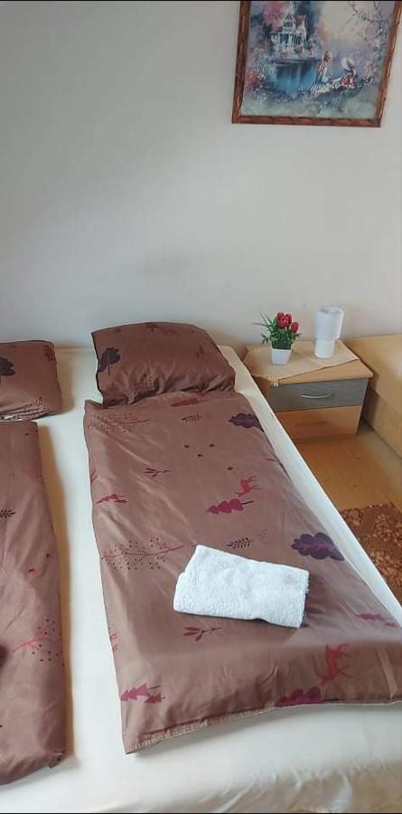 Visszavar-Lak Privat Berlemeny Badacsonytomaj Exterior foto